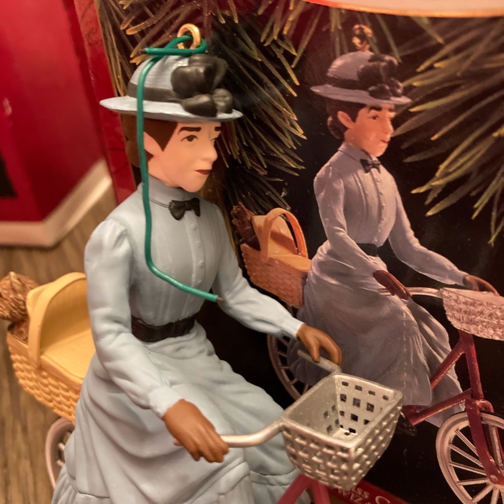 Hallmark - Picture 5 of 6